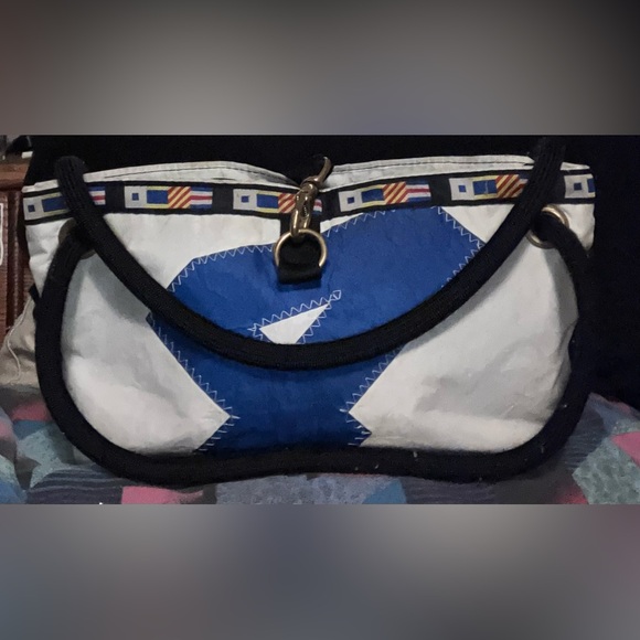 🩵Ella Vickers Sailcloth Shoulderbag💙So Chic n Fun made from up-cycled sails! - Picture 8 of 16